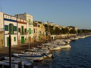 Mallorca Charter: Porto Colom - In der Hochsaison kann es schon mal voll werden