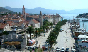 Motorbootcharter Kroatien - Trogir: Die gesamte Altstadt zählt zum Unesco-Weltkulturerbe