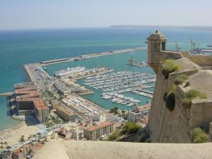 Spanien Bootscharter - Moderne Marina: Der Hafen von Alicante