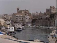 Yacht Charter Mallorca: Ciutadella - Die alte Hauptstadt liegt am Ende eines langen Fjordes