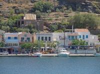 Charterboot Kykladen - Malerische Bucht Vourkari