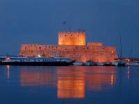 Charter Dodekanes: Hafen von Rhodos direkt vor der berühmten Altstadt