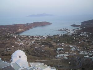 Kykladen Bootscharter: Livadhi - Toller Blick von der Chora bis nach Sifnos