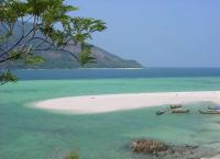 Charter Malaysia: Im Butang-Archipel nördlich von Langkawi gibt es spektakuläre Ankerplätze