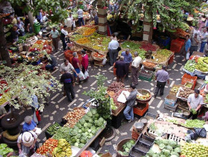 Portugal Bootscharter - Markt in Tavira: Mediterrane Früchte in Hülle und Fülle