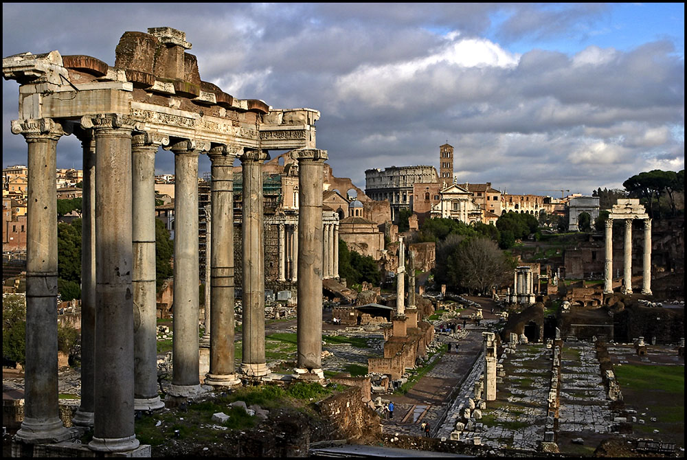 Rom Yachtcharter - Geschichtstraechtig: Forum Romanum und Kapitol