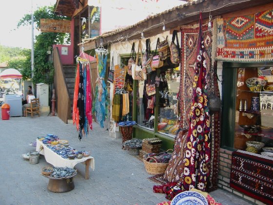 Türkei Yacht Charter - Laden in Göcek: Stoffe, Schmuck und vieles mehr