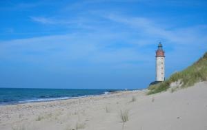 Dänemark Yachtcharter: Leuchtturm am einsamen Strand