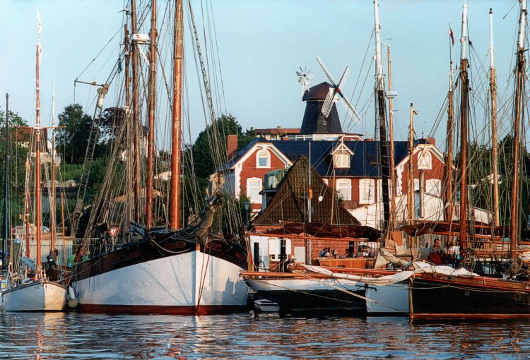Ostsee Charter - Kleiner Fischereihafen in Laboe
