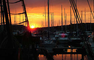 Nordsee Yachtcharter - Sonnenuntergang über der Marina von Port Solent