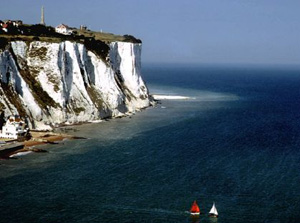 England Ärmelkanal Yachtcharter - Wahrzeichen: Die weißen Klippen von Dover