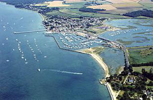 Ärmelkanal Bootscharter - Der Solent ist ein Segel-Mekka: Hier die Marina in Yarmouth