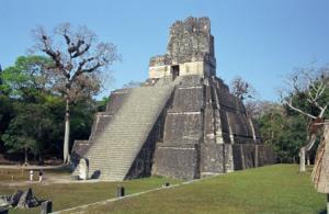 Belize Charter: Überall im Land finden sich Überreste der Hochkultur der Mayas