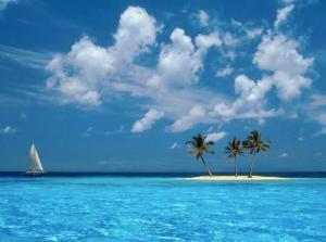 Charter Karibik: Manche Inseln bestehen tatsächlich nur aus Sand und drei Palmen
