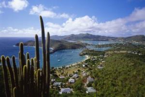 Yachtcharter Kleine Antillen: Antigua hat viele tolle Buchten und Tauchspots