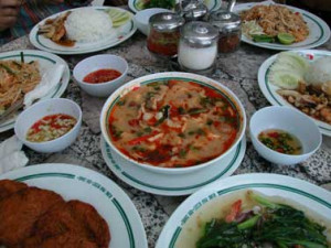 Thailand Bootscharter - Suppe, Curry, Salat und Dips