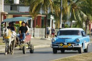 Kuba Bootscharter: Egal welches Fortbewegungsmittel man wählt - alle sind alt und außergewöhnlich, aber charmant