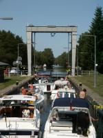 Bootscharter Mecklenburg - Schleuse Mirow: Ein Hub von 3,10 m zu überbrücken