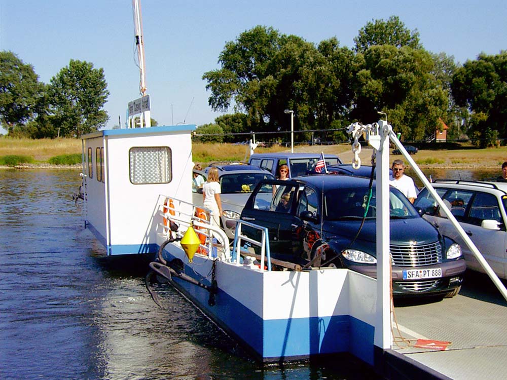 Mecklenburg Yachtcharter - Nicht-freifahrende Fähren: Auf welcher Seite muss man da nochmal vorbei?